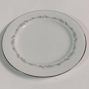 Noritake Japan 6013 Crestmont 8" plate
